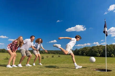 Fußballgolf und Essen